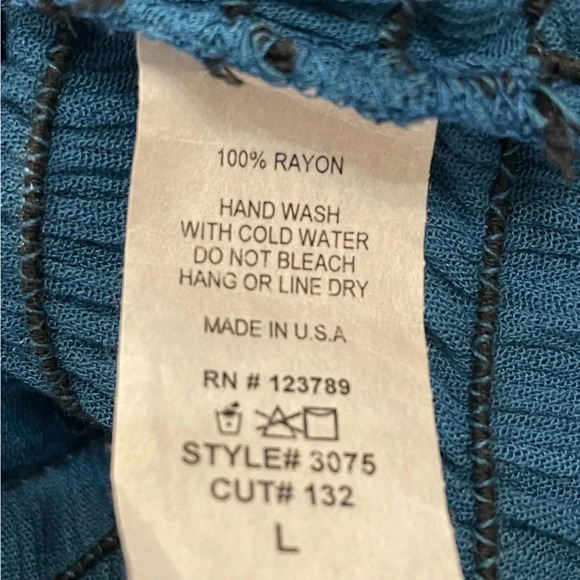 Fab’rik Ruffled & Smocked Cropped Top‎ Large - Picture 4 of 4